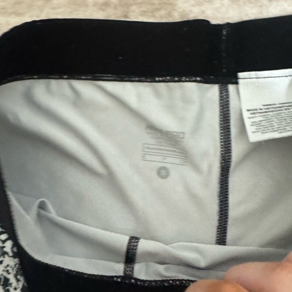 Nike pro shorts size small - Picture 3 of 3